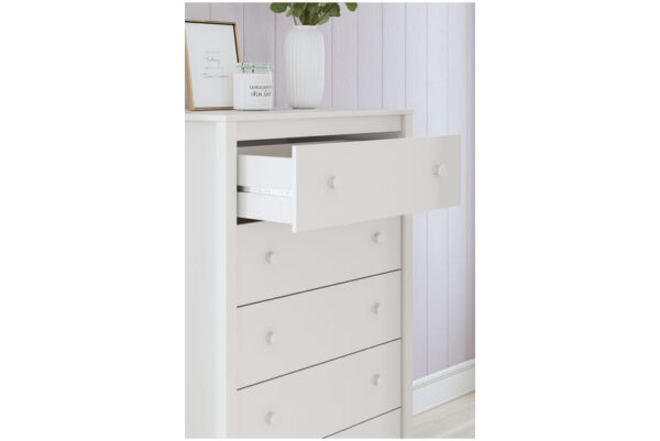 Hallityn White Five Drawer Chest - Image 9